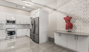 808 EDGEWATER Dr, Orlando, FL 32804