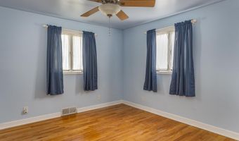 2114 N RICHMOND St, Appleton, WI 54911