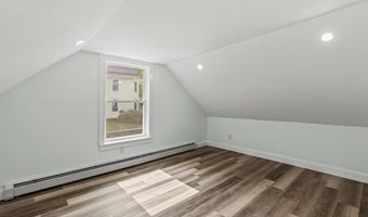 38 Newbury St, Auburn, ME 04210