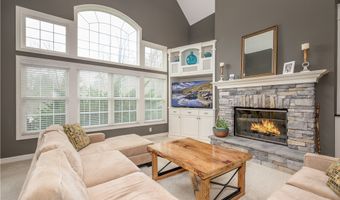 430 W Homestead Dr, Aurora, OH 44202