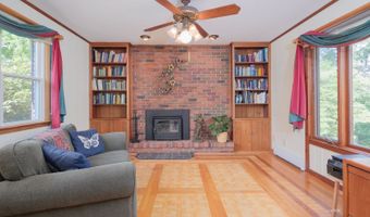 7 Robin Hill Ln, Athens, OH 45701