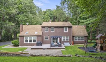 15 Blueberry Ln, Burlington, CT 06013