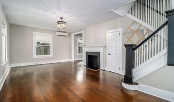 79 W Wooster St, Danbury, CT 06810