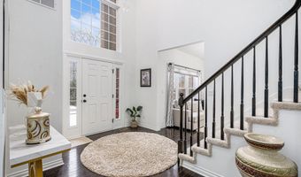 1360 Fairlane Dr, Ann Arbor, MI 48104