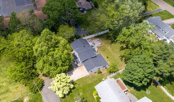 26 Indian Dr, Clinton, CT 06413