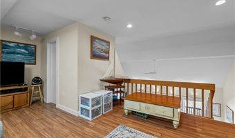 157 Harrison Ave 15, Newport, RI 02840