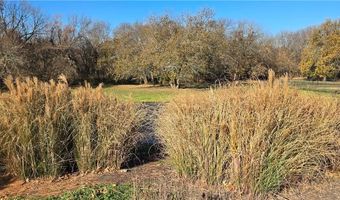 701 6th St, Baldwin City, KS 66006