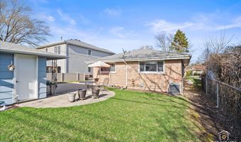 1228 S HADDOW Ave, Arlington Heights, IL 60005