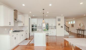 2888 Dillon Dr, Ann Arbor, MI 48105
