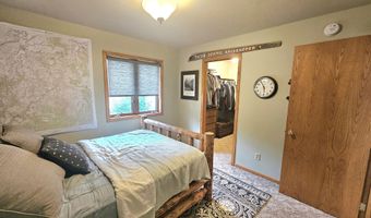 2510 Bobbie Dr, Aberdeen, SD 57401