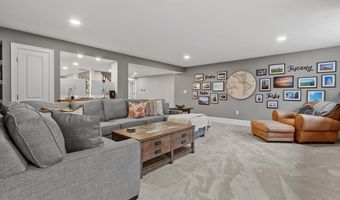 15 Hubbard Ln, Bolton, MA 01740