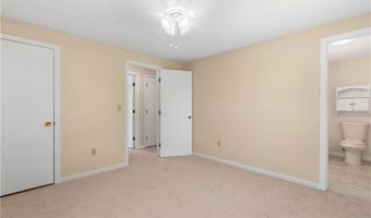 94 Ridgewood Rd, Middletown, RI 02842