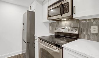 3307 WYNDHAM Cir 2157, Alexandria, VA 22302
