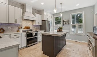 3273 ARUNDEL ON THE BAY Rd, Annapolis, MD 21403