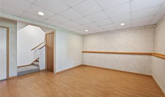 6406 157th St W, Apple Valley, MN 55124