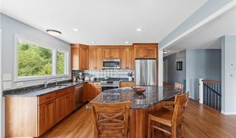 106 Lauri Dr, Charlestown, RI 02813