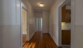 102 Wardlaw St, Abbeville, SC 29620