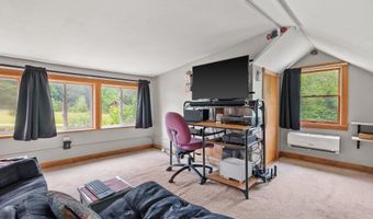 648 Raymond Rd, Chester, NH 03036