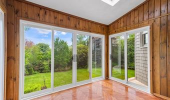61 Kimberly Ln, Cranston, RI 02921