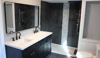 205 Woodlyn Way, Algona, IA 50511