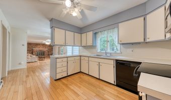 126 Grand View Ter, Brooklyn, CT 06234