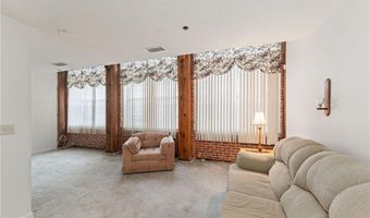 2 School St 133, Lincoln, RI 02802