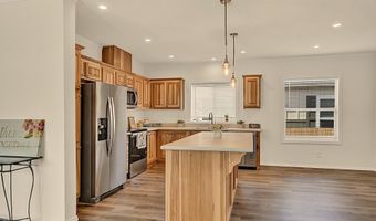490 Moffit Ln, Springfield, OR 97477