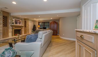 38 Holly Dr, Parlin, NJ 08859