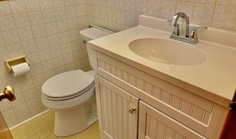 97 Middle River Rd, Danbury, CT 06811
