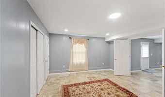 14 Longbrook Dr, Cumberland, RI 02864