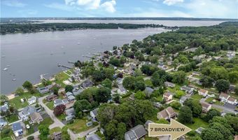 7 Broadview Ave, Bristol, RI 02809