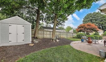 8 Halsey St, North Providence, RI 02911