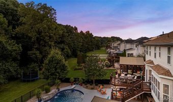 1388 Red Oak Plantation Dr, Ballwin, MO 63021