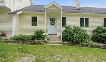 405 Old W Rd, Arlington, VT 05250