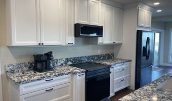 360 2ND St, Bandon, OR 97411