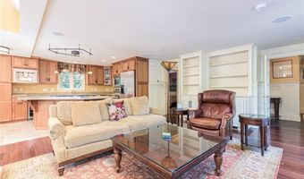 137 Narragansett Ave, Jamestown, RI 02835