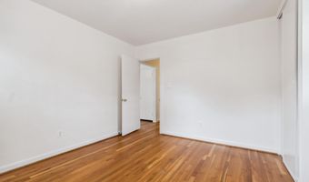 9923 MAYFIELD Dr, Bethesda, MD 20817