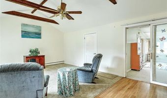 61 Reservoir Ave, Johnston, RI 02919