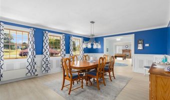 27 Ocean View Dr, Middletown, RI 02842