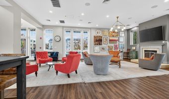 4163 S FOUR MILE RUN Dr 301, Arlington, VA 22204