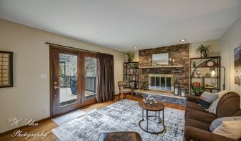 1402 Winaki Trl, Algonquin, IL 60102