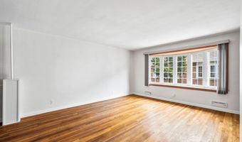5 ELNA Ct, Bayonne, NJ 07002