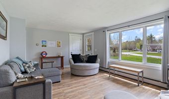 569 Benton Rd, Albion, ME 04910