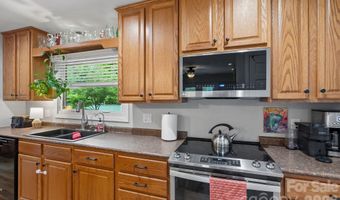 16 Chipping Green Dr, Arden, NC 28704