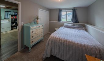201 Cardinal Dr S, Brandon, SD 57005