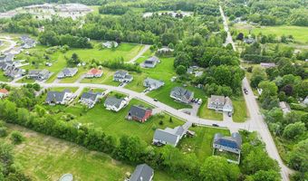9 Fieldstone Dr, Augusta, ME 04330