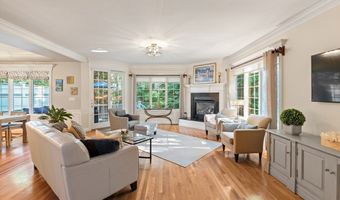 32 Bobby Jones Dr 32, Andover, MA 01810