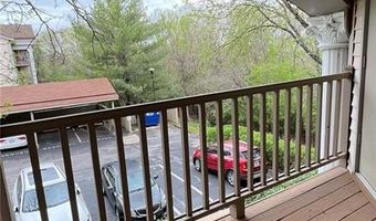 717 Ridgeside Dr L, Ballwin, MO 63021