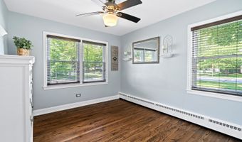 15 E Fairview St, Arlington Heights, IL 60005
