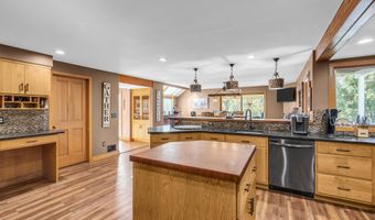 42 Hill Rd, Allentown, NJ 08501